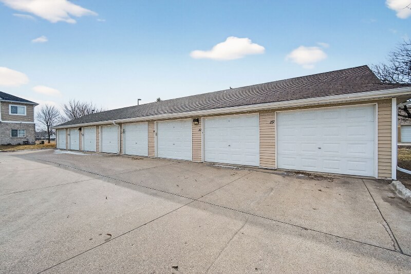 Building Photo - 1340 SE Florence Dr