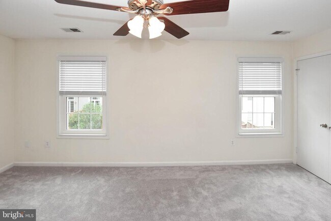 Building Photo - 5843 Wye Oak Commons Ct