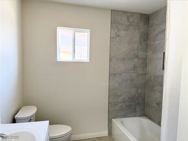 Building Photo - 236 Pershing Dr