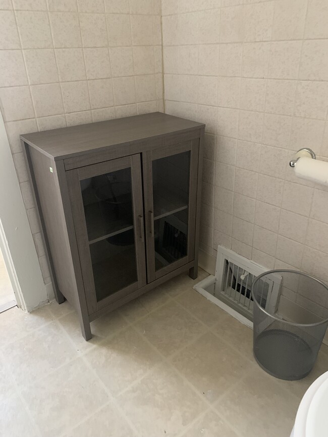 Building Photo - 618 N 5th St