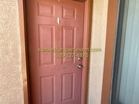 Building Photo - 2 bed Condo in Country Club Villas