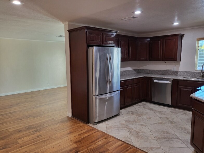 Building Photo - 32771 Whispering Palms Trail