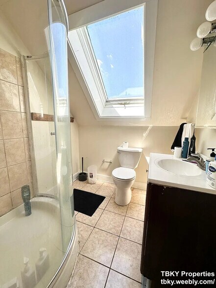 Building Photo - 22 Highgate St