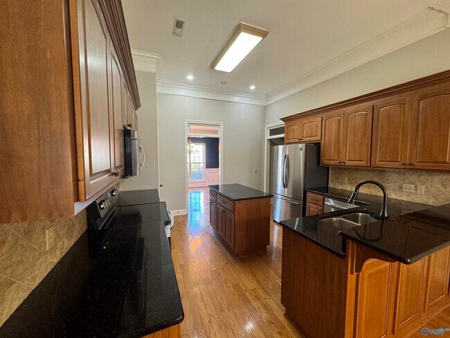 Building Photo - 126 Bilton Dr