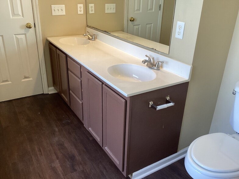 Building Photo - 15 Commissioners Ct