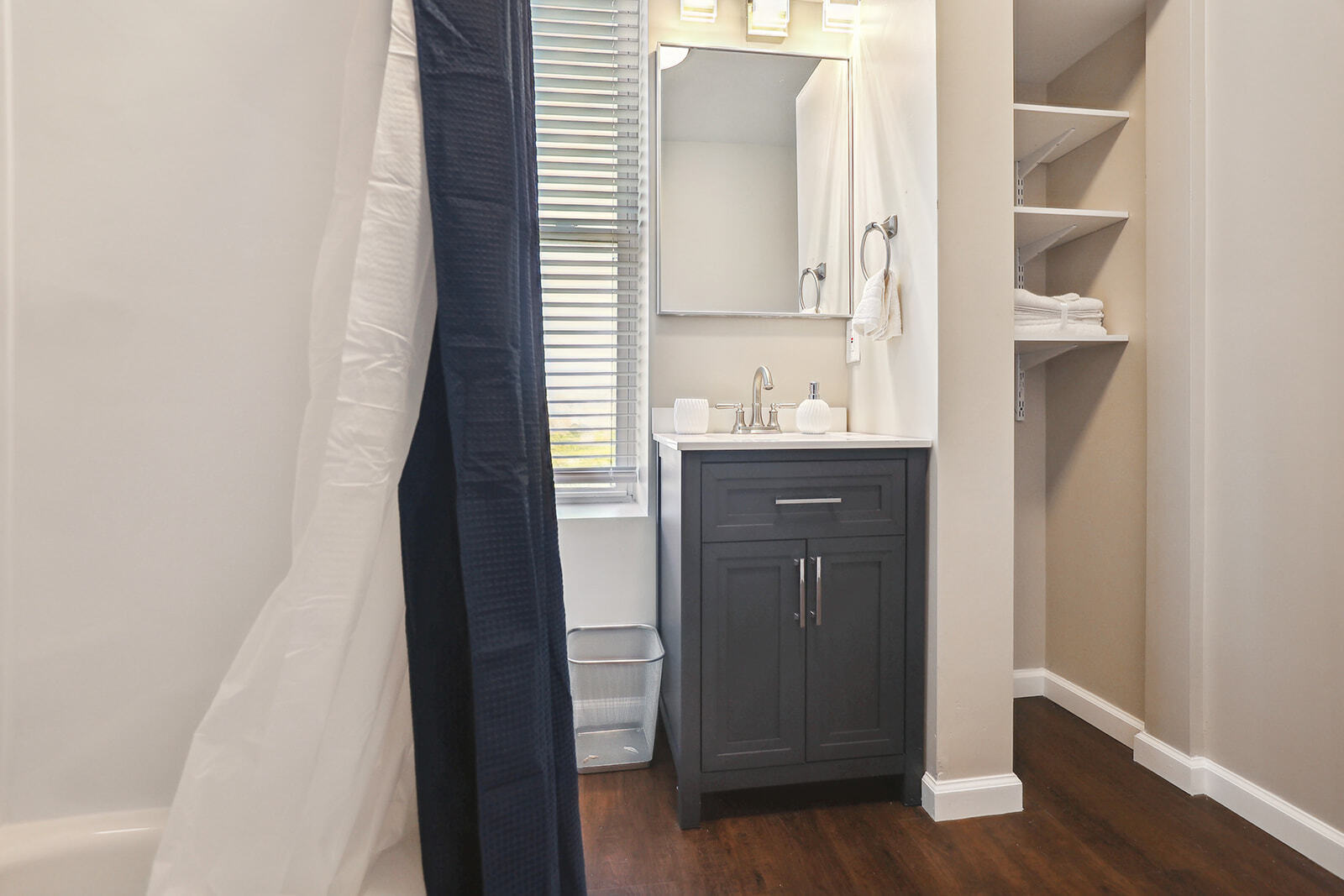 Building Photo - 5641 Cates Ave