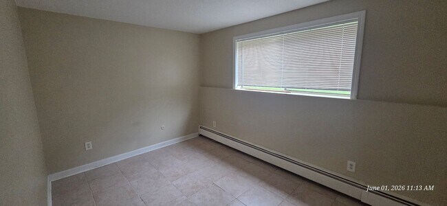 Building Photo - PENDING - 2BR Garden Unit at Lancelot Court – Great Commuter Location