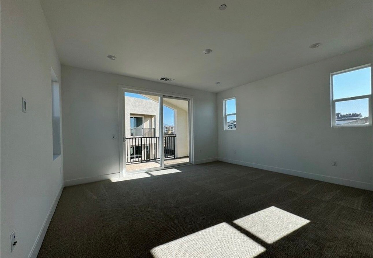 Building Photo - 114 Seep