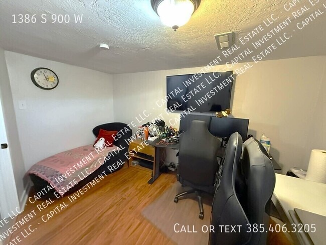 Building Photo - 1386 S 900 W