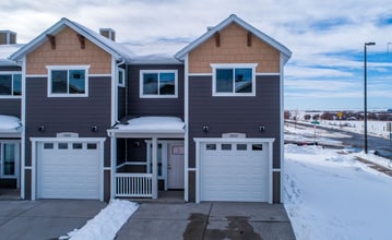 Building Photo - Modern 3-Bedroom Townhome in the Heart of Bozeman, MT