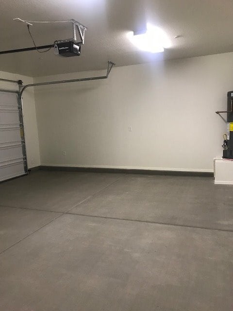 Building Photo - Price Lowered - Villas on Elm 3 Bed 2 Bath...