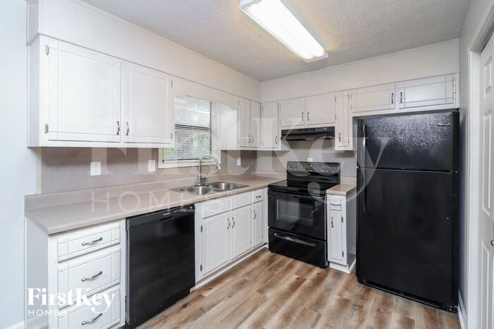 Building Photo - 2845 Tray Ct