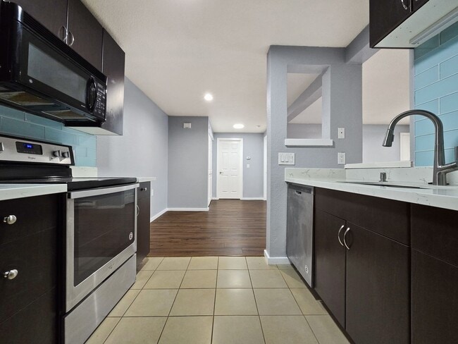 Building Photo - Exceptional Rental Opportunity!