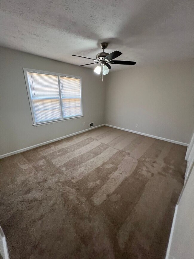 Building Photo - 530-532 Downing Street