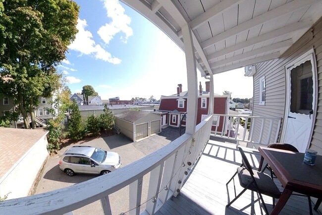 Building Photo - 11 Banks St