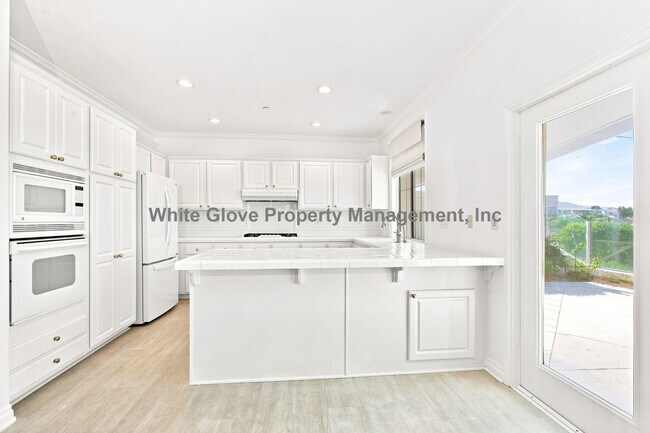 Building Photo - 24002 Tiburon