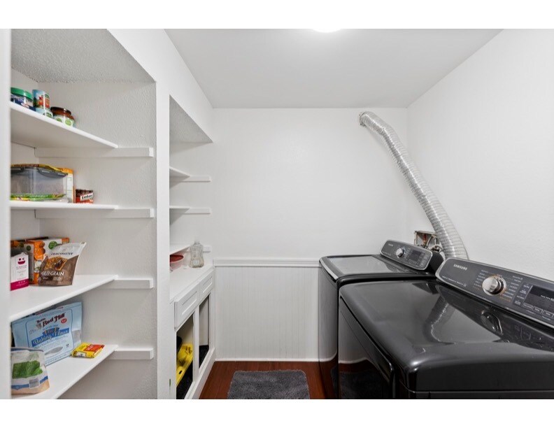 Building Photo - 12024 W Cross Dr