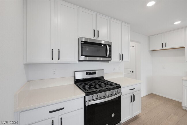 Building Photo - 9514 Wayfarer Seek Ct