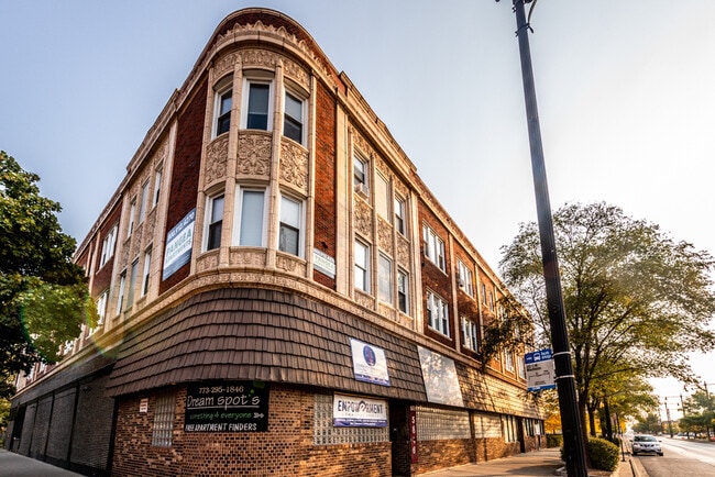 Building Photo - 5836-46 W Madison St Chicago, IL 60644