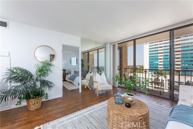 Building Photo - 1750 E Ocean Blvd