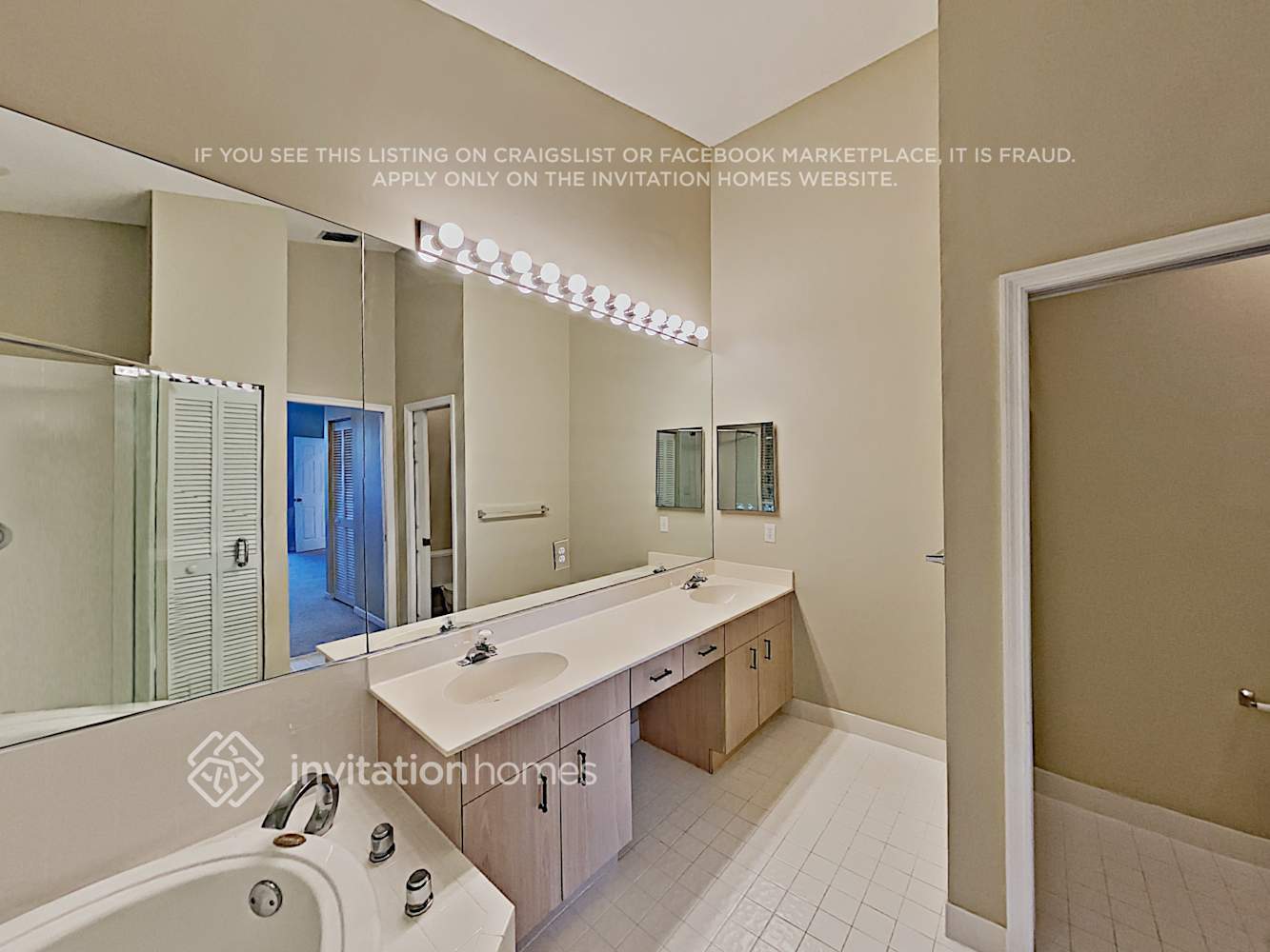 Building Photo - 1160 NW 185th Ave