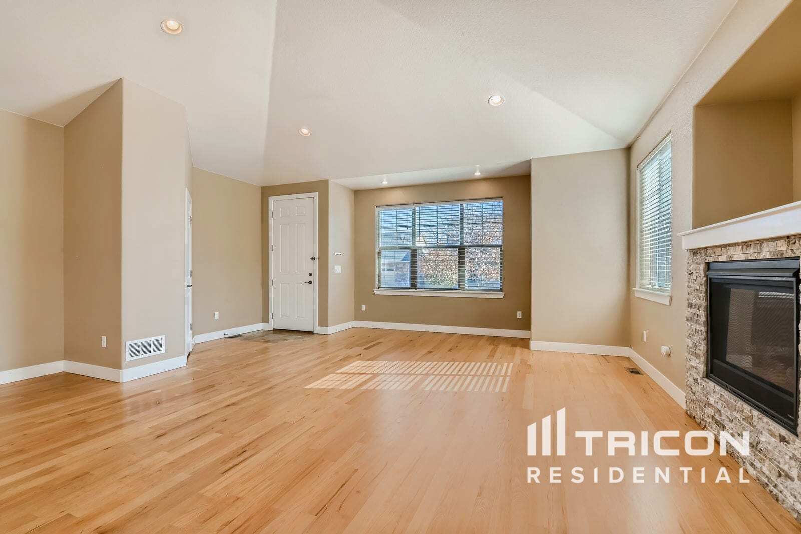 Building Photo - 10551 Xanadu St