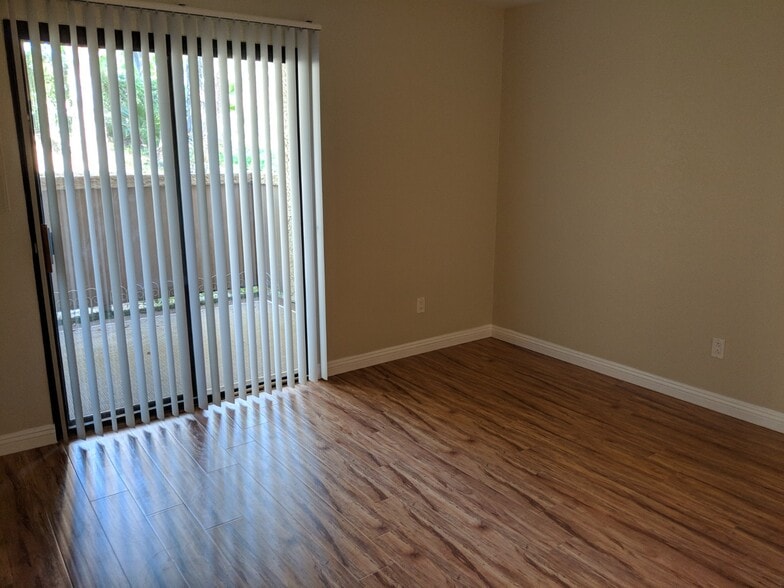 Building Photo - 12063 Alta Carmel Ct