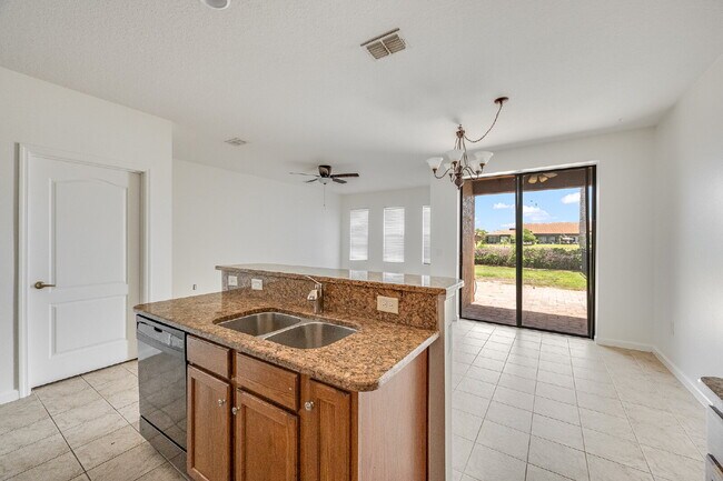 Building Photo - Beachside Townhome in Gated Community