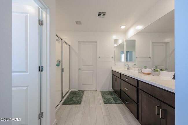 Building Photo - 3361 S 179th Dr