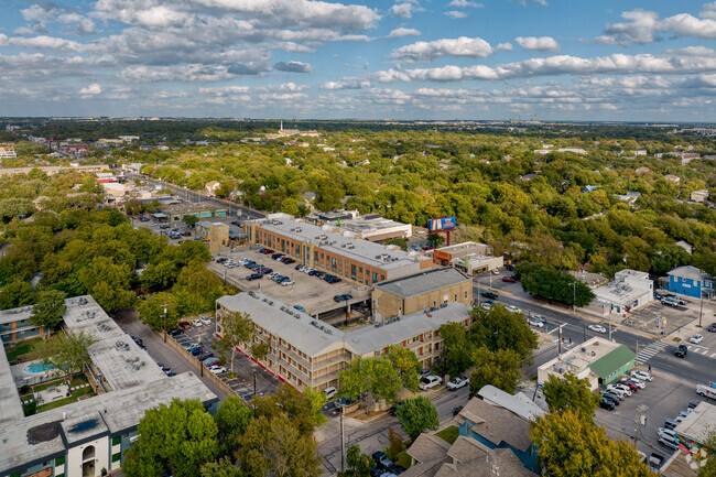 Aerial Photo - 3000 Guadalupe