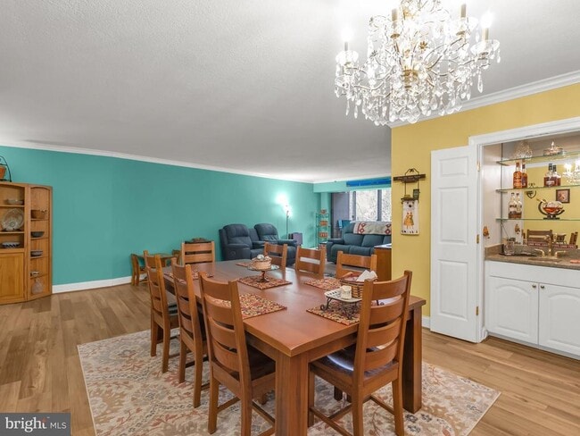 Building Photo - 1300 Crystal Dr