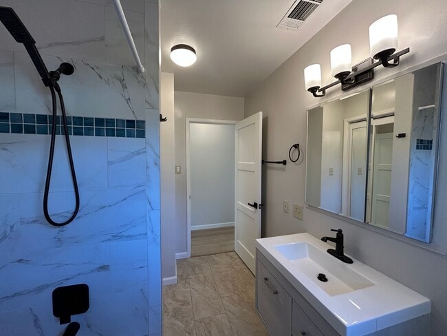 Building Photo - Rare Lindell Drive Single-Family Home in Prime Walnut Creek Location!