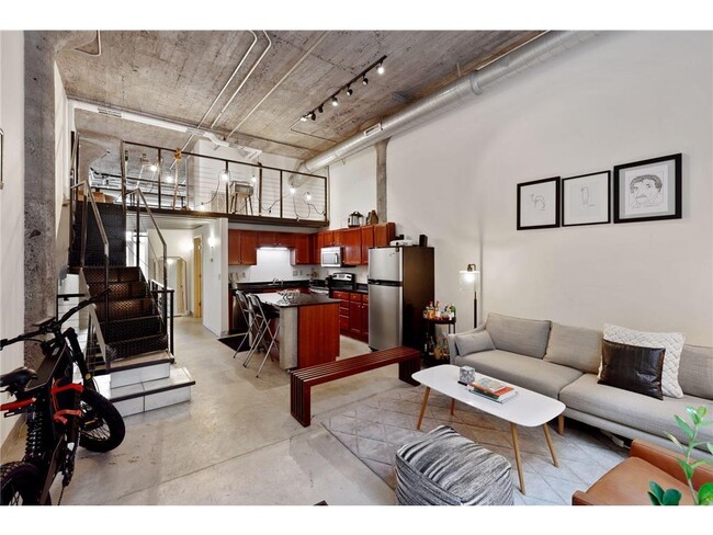 Building Photo - 521 S 7th St