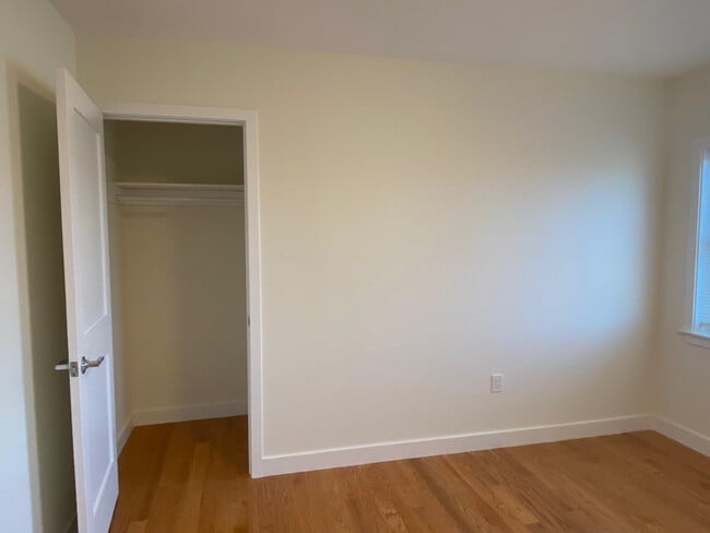 Building Photo - 15 Kelley Ct