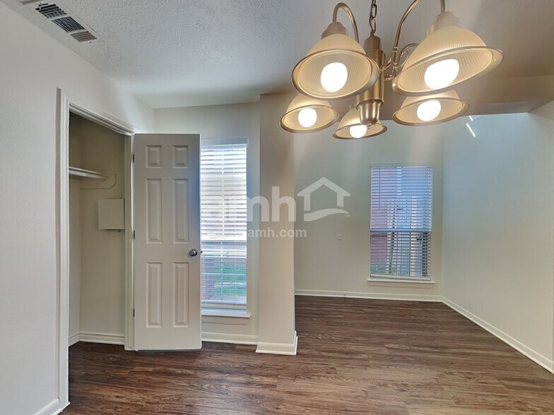 Building Photo - 6550 Garden Trail Ct