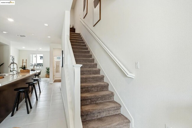 Building Photo - Modern 2+ Bedroom, 2++ Bathroom Living in ...