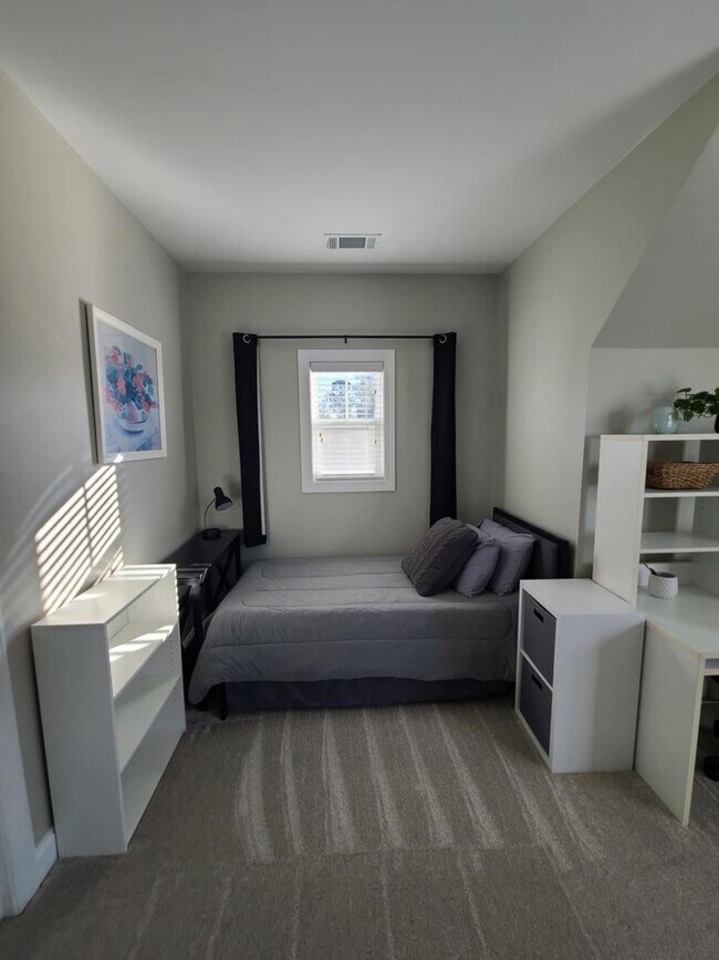 Building Photo - Welcome Home to Comfort and Style in North Charleston, SC!