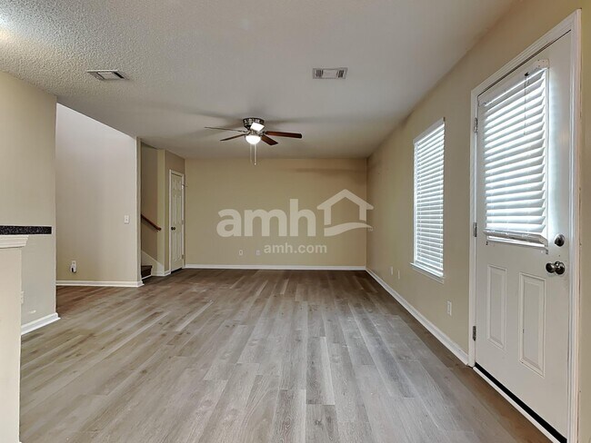 Building Photo - 25 Willow Lakes Dr