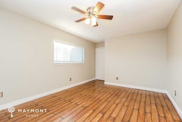 Building Photo - 17435 Jolly Boat Dr