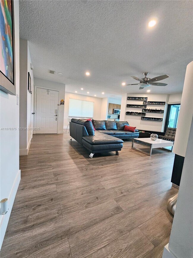 Building Photo - 3483 Emerald Oaks Dr