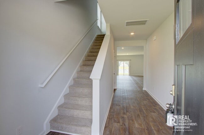 Building Photo - 113 Hillsford Ln
