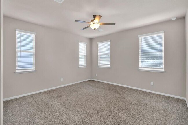 Building Photo - 1526 Beach Oak Dr