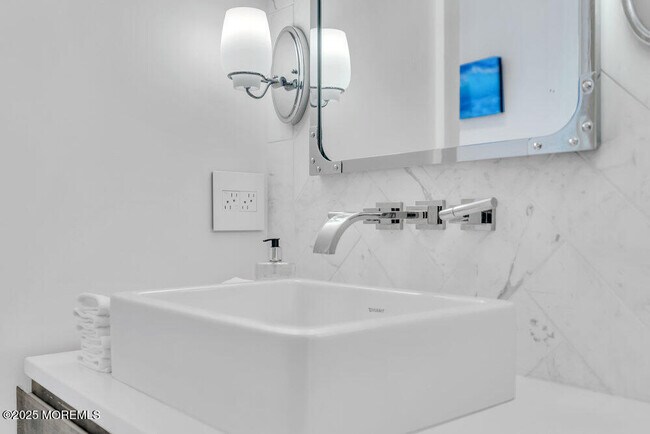 Building Photo - 985 Ocean Ave