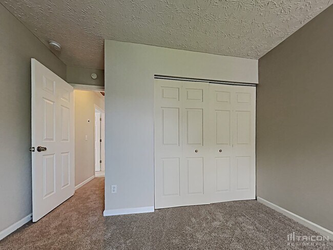 Building Photo - 1217 Andrews Dr
