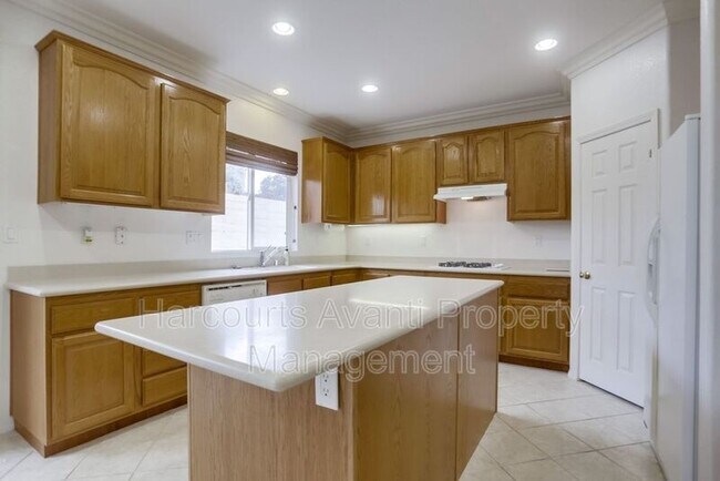 Building Photo - 7332 Escallonia Ct