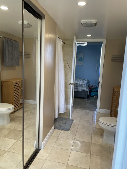 bathroom - 320 Liliuokalani Ave