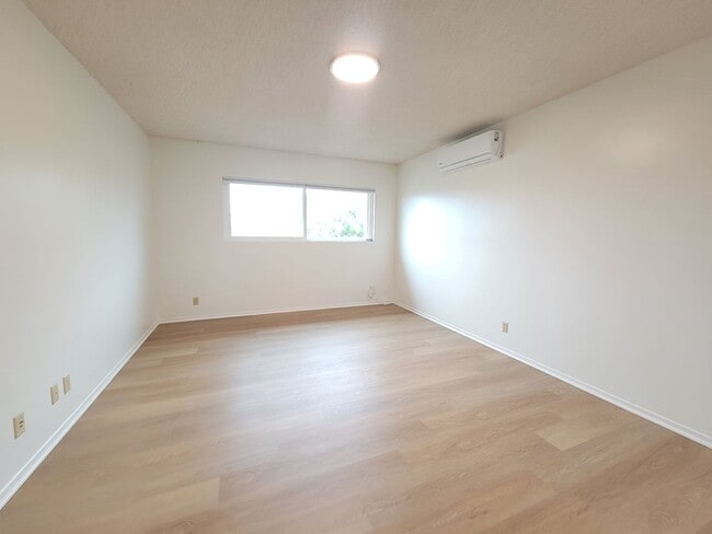 Building Photo - Lower South Shores SFR | 2Bed/2Bath | Swim...