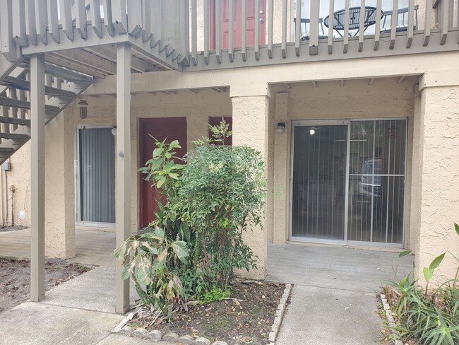 Spacious 1 Bedroom 1 Bath With additional... - Spacious 1 Bedroom 1 Bath  With additional...