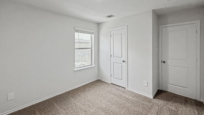 Building Photo - 3405 Tomahawk Dr