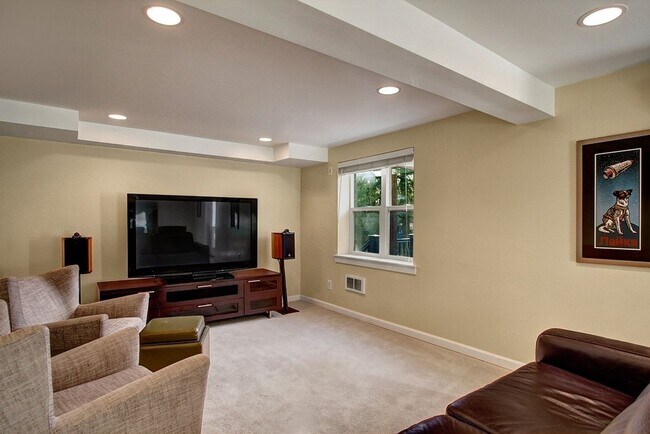 Building Photo - CLICK "REQUEST A TOUR" NOW!